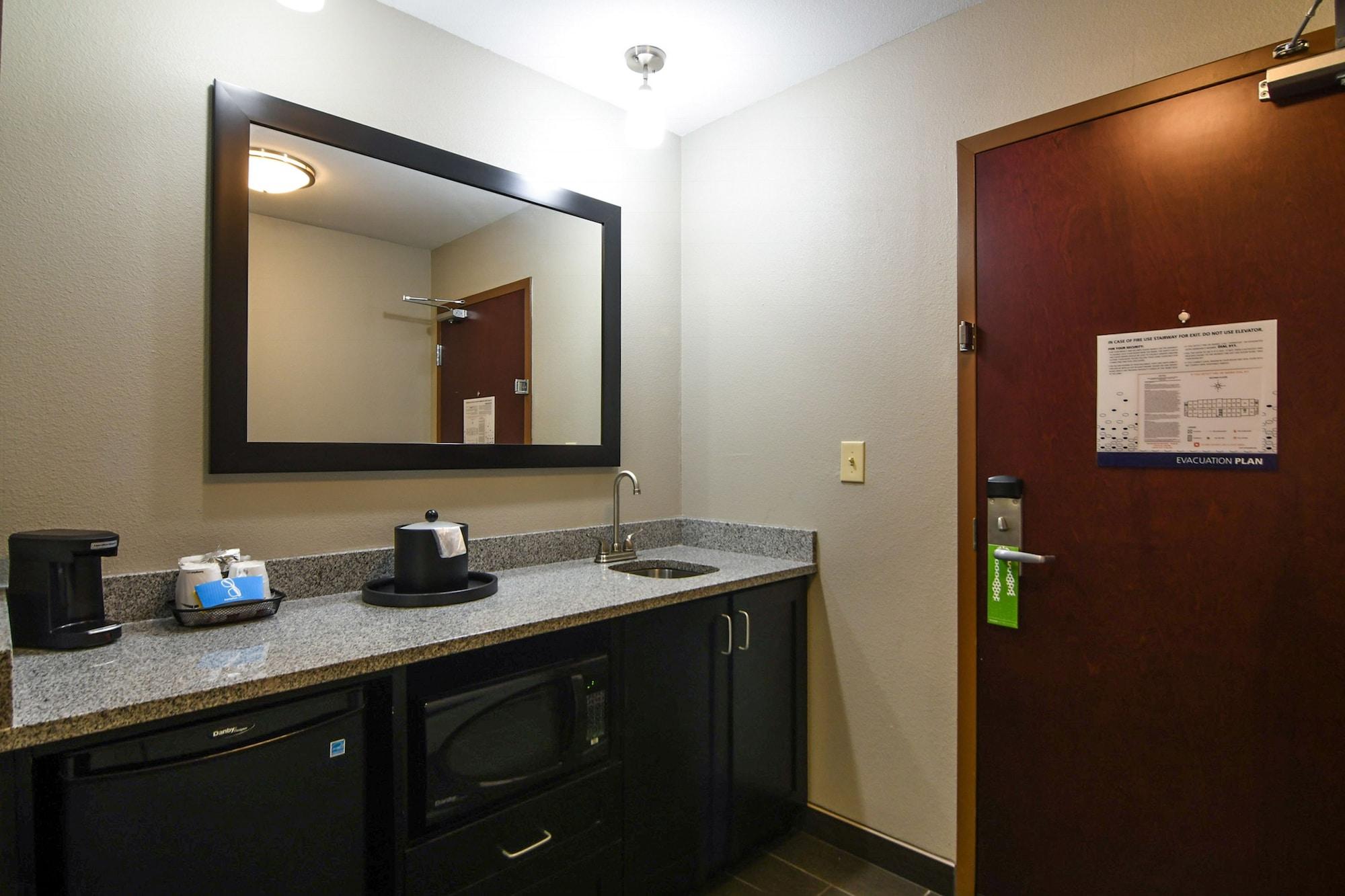 Hampton Inn Фоли Экстерьер фото