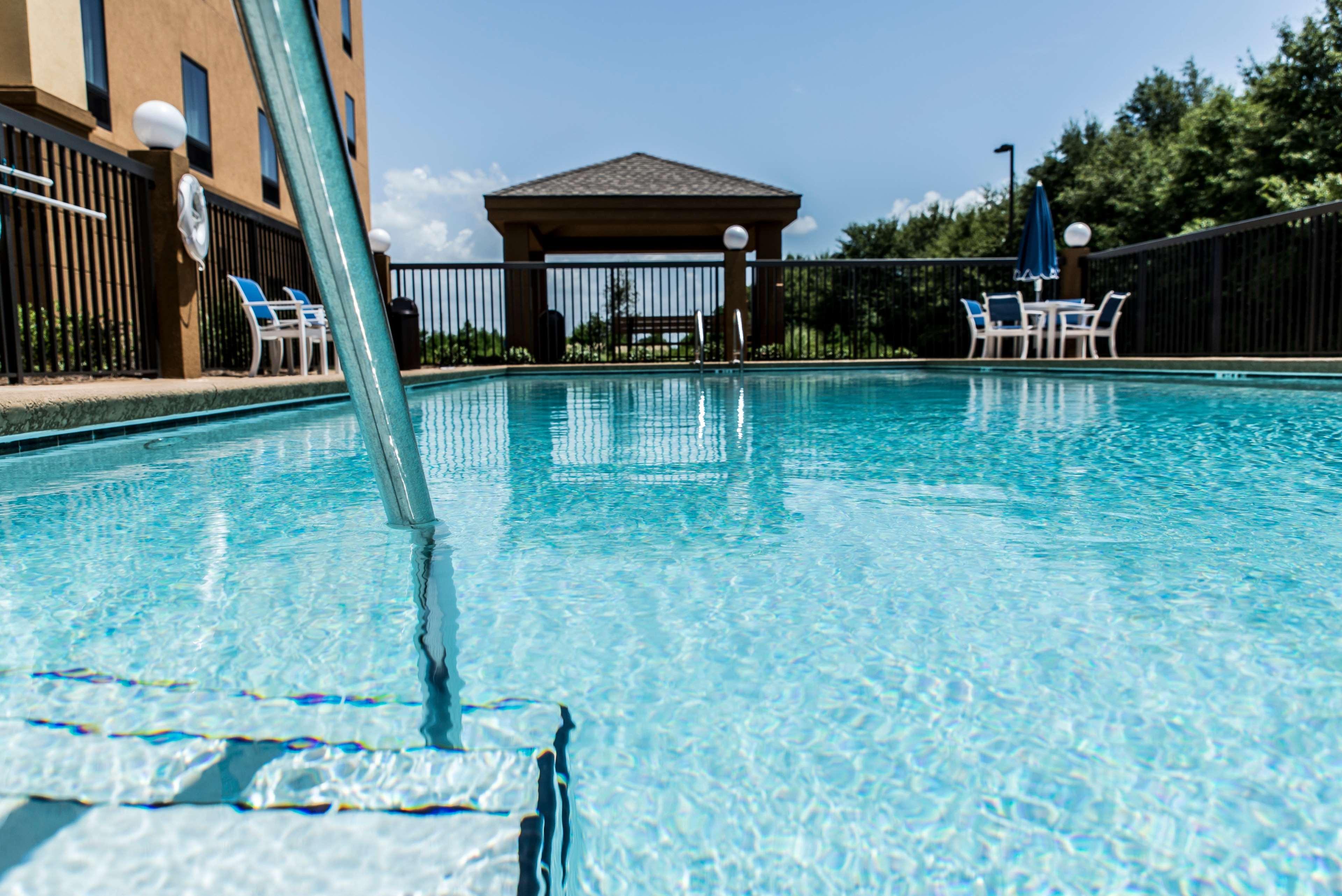 Hampton Inn Фоли Экстерьер фото