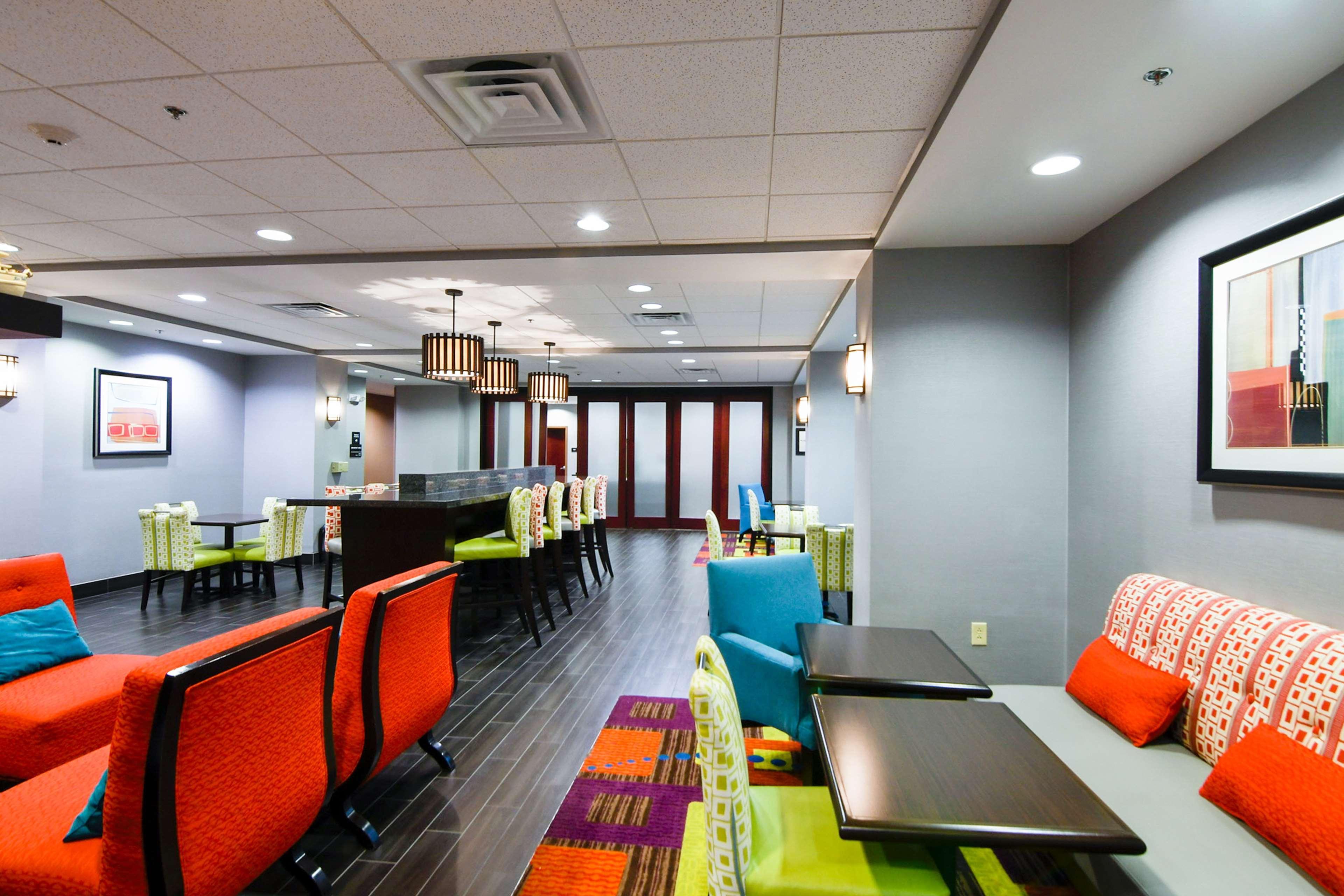 Hampton Inn Фоли Экстерьер фото