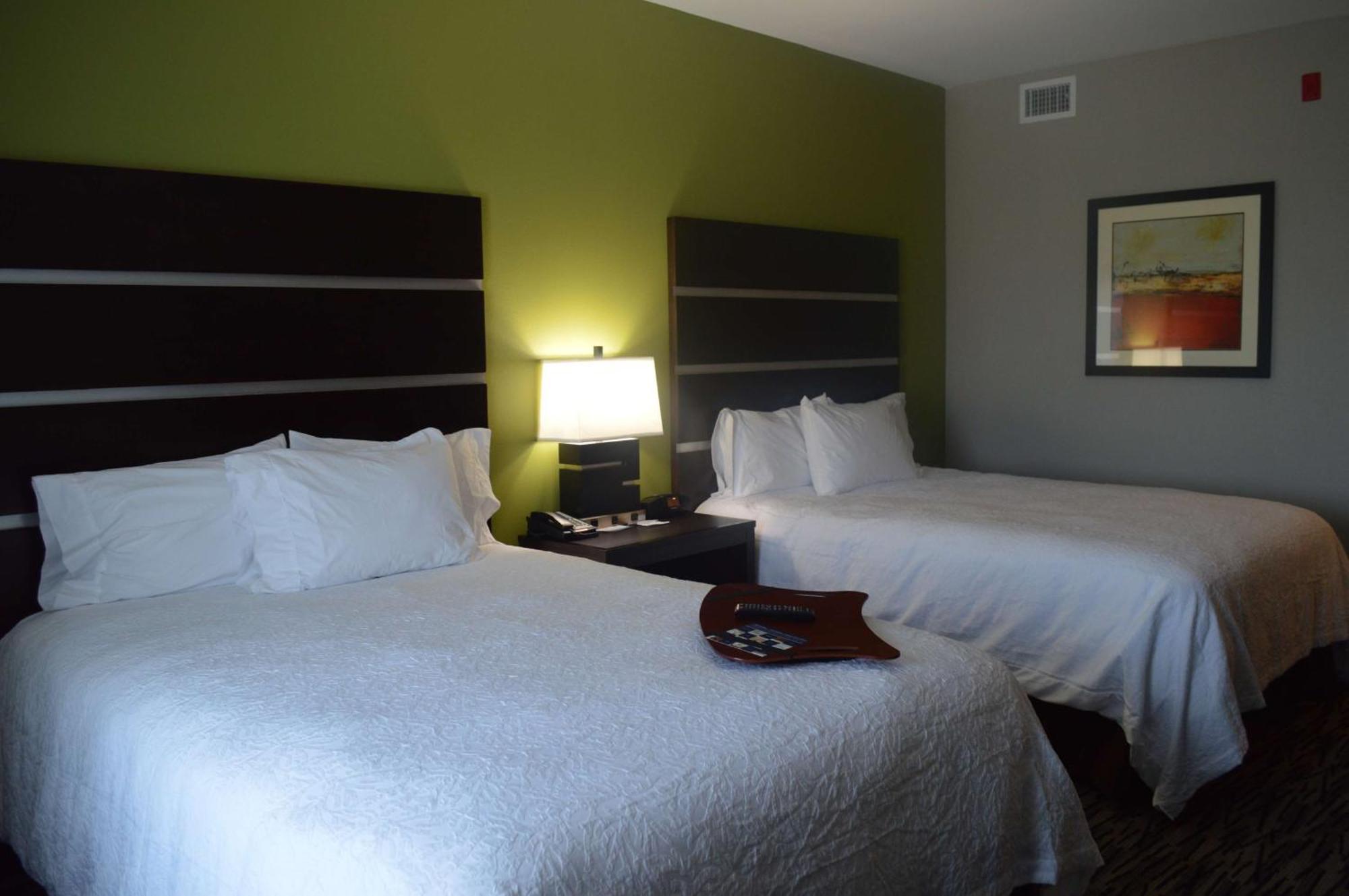 Hampton Inn Фоли Экстерьер фото