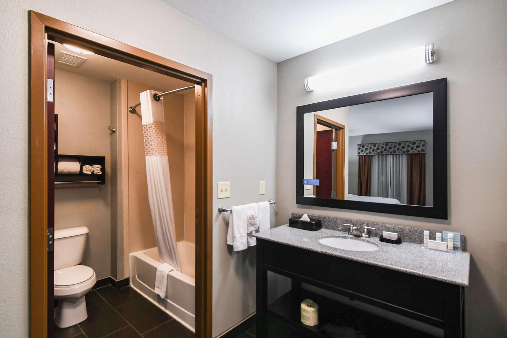 Hampton Inn Фоли Экстерьер фото