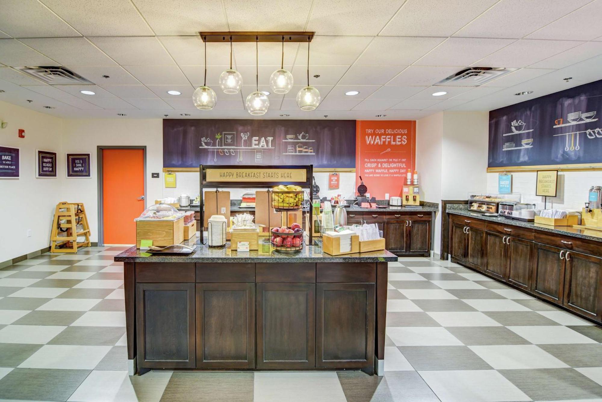 Hampton Inn Фоли Экстерьер фото