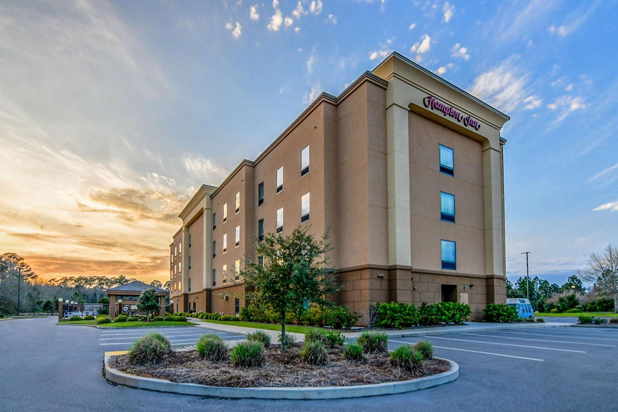 Hampton Inn Фоли Экстерьер фото